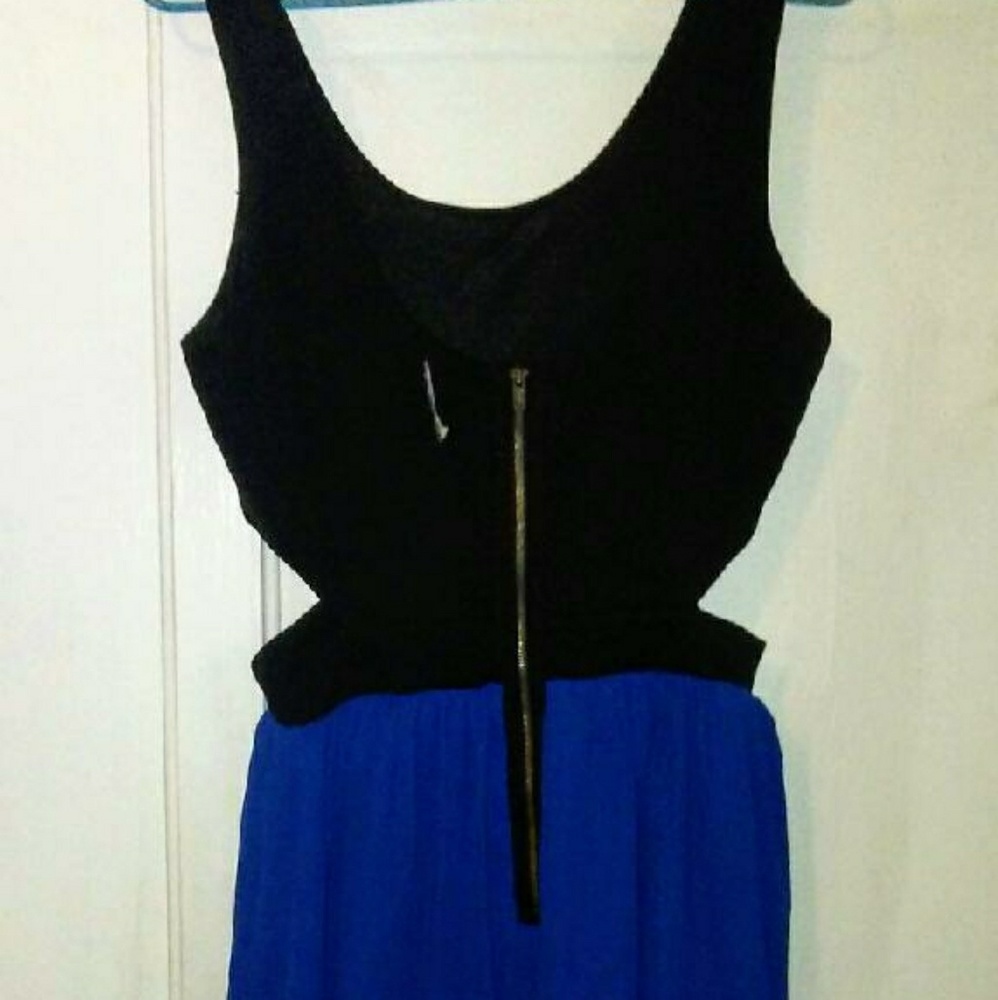 Medium cutout dress